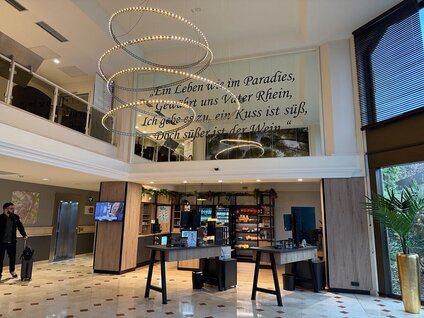 Ganzheitliche Raumkonzepte lassen Check-in, Shopping und Aufenthaltsbereiche ineinanderfließen