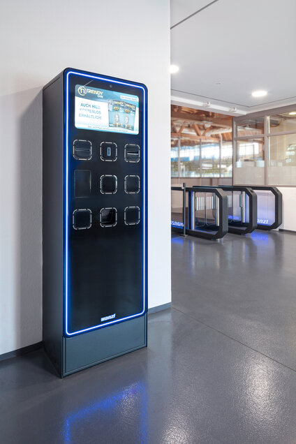 Wanzl_Einlasssystem_Eisarena_Königsbrunn_@Wanzl (2).jpg