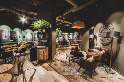 Rakennustöistä kahvilakalusteisiin