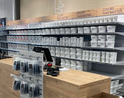 Inventar til showroom fra design til installation