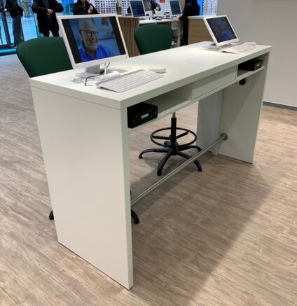 En velkommende og rolig atmosfære med naturmaterialer