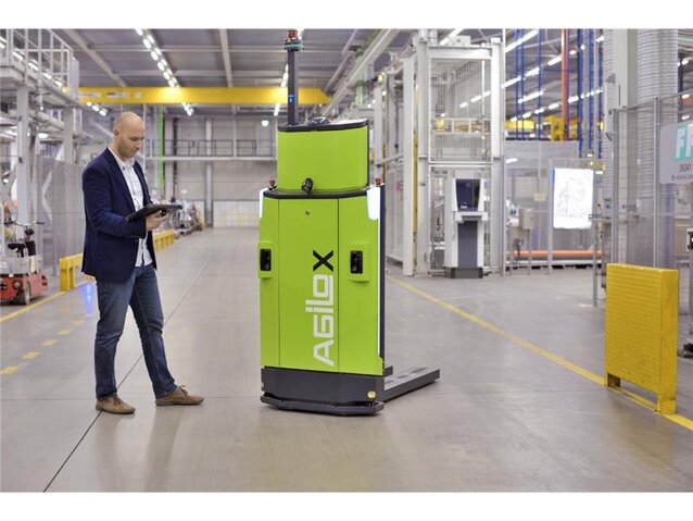 robot-agilox-robot-igv-wozek-transportowy-hala-astor-jpg.jpeg