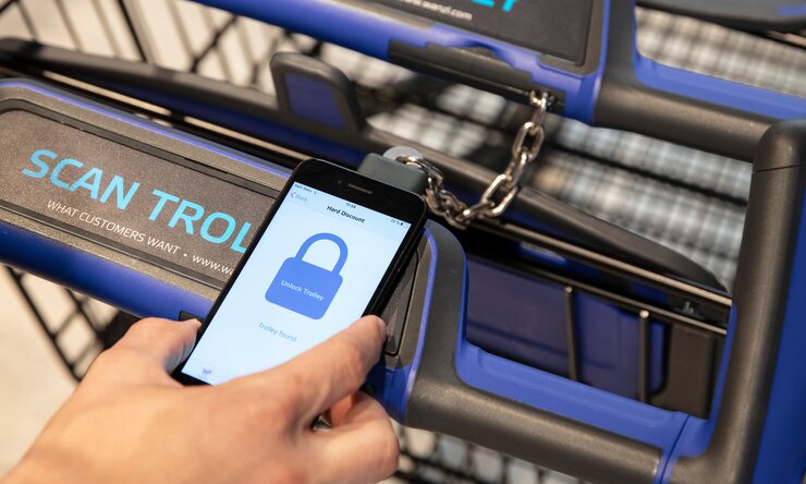 العروض الترويجية والتخفيضات في المبيعات والأسواق الإلكترونية. - استخدام تطبيقات الهواتف الذكية